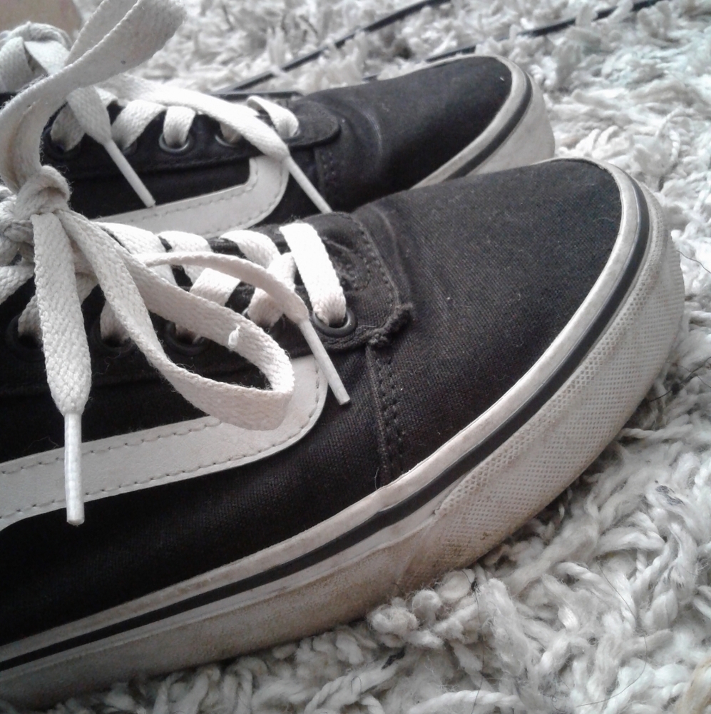 Vans - Picture 5 of 12
